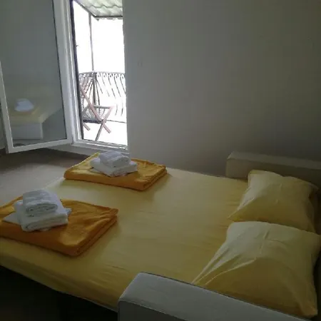Mihojevic * Jelsa (Hvar)